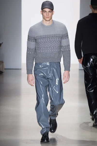Look 28